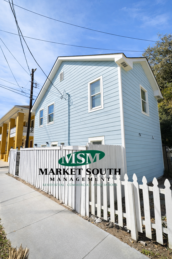 Savannah Apartment: 201 W. 37th Street