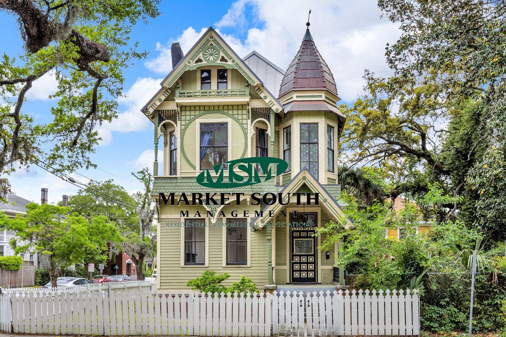 Savannah Apartment: 201 W. 37th Street