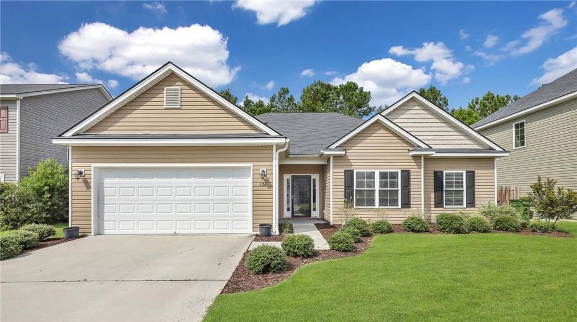 Savannah House: 136 Waverly Way