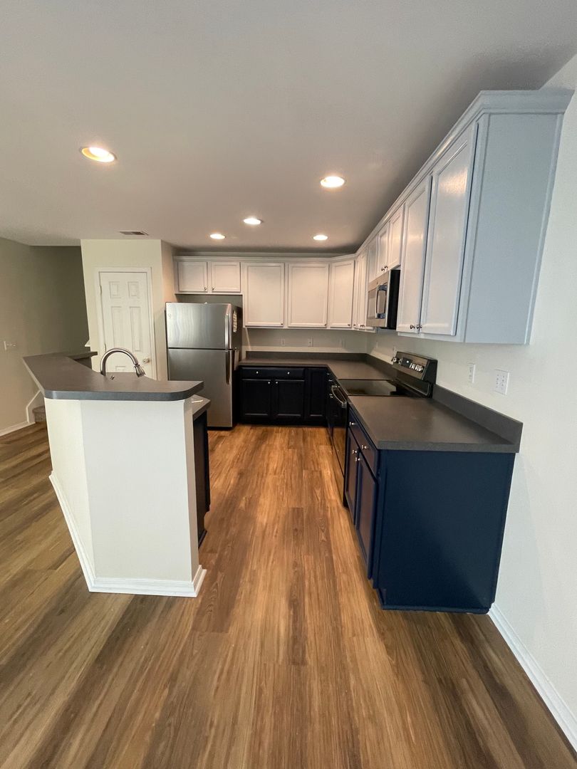 Savannah House: 37 Sunbriar Lane