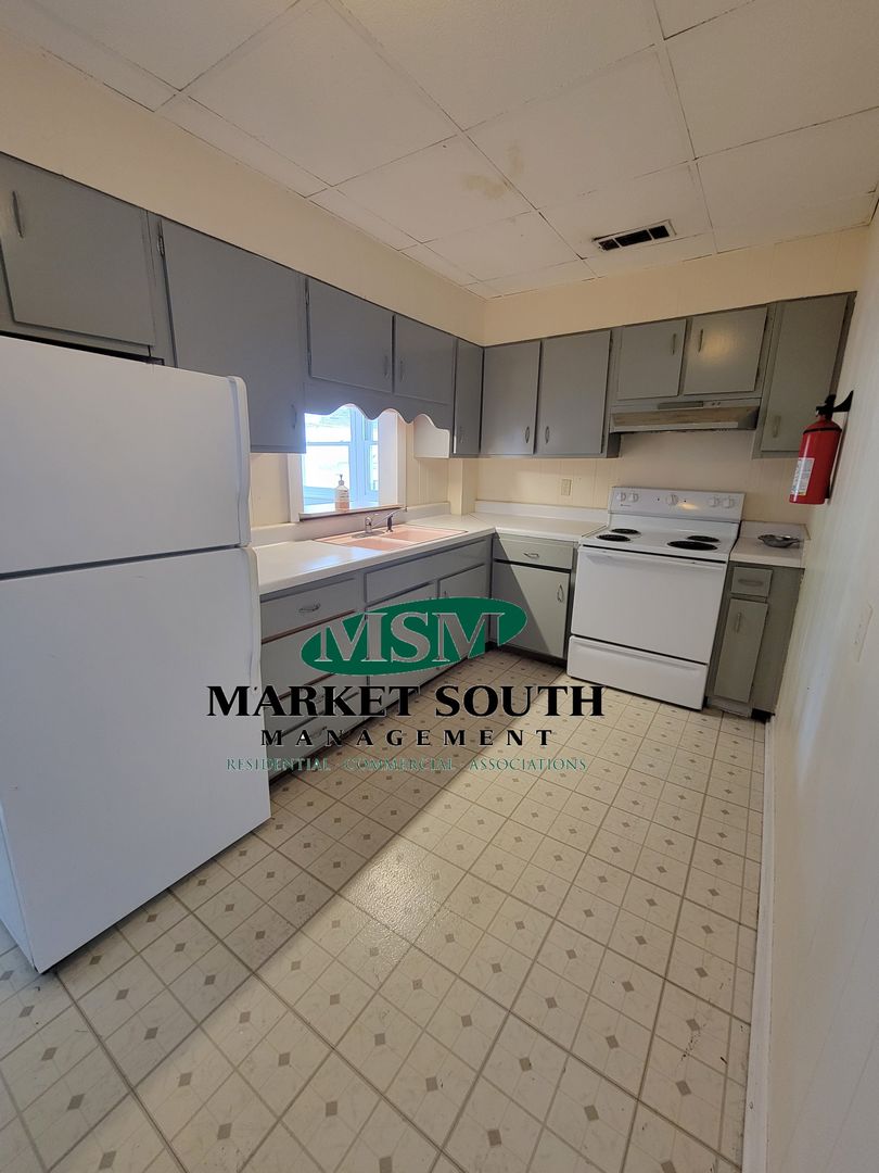 Savannah Apartment: 301 E. Liberty Street