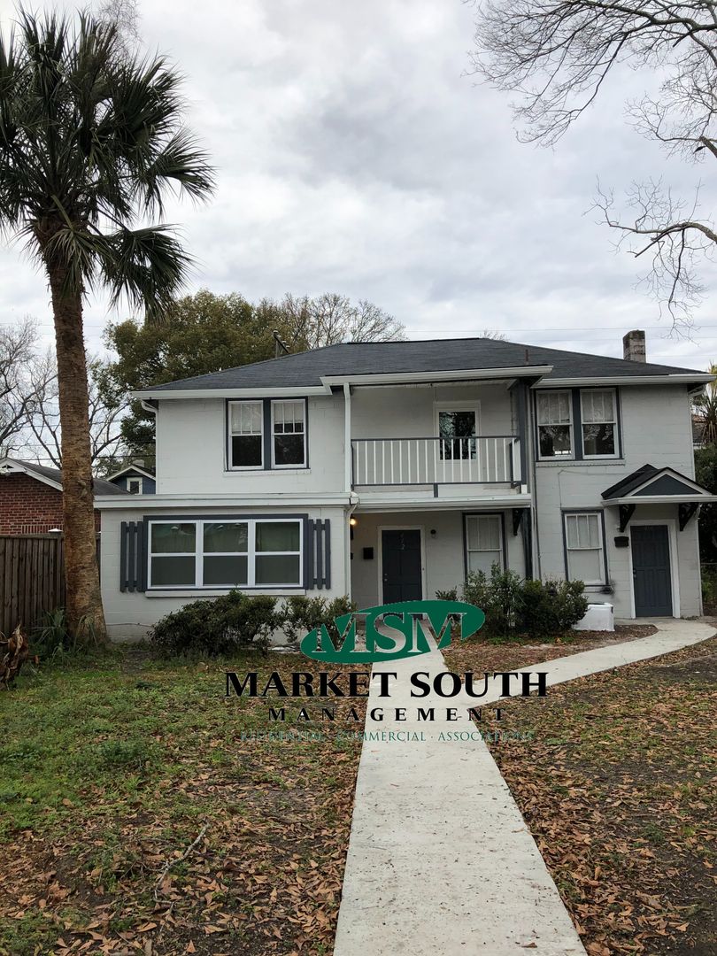 Savannah Apartment: 412 E. 50th Street