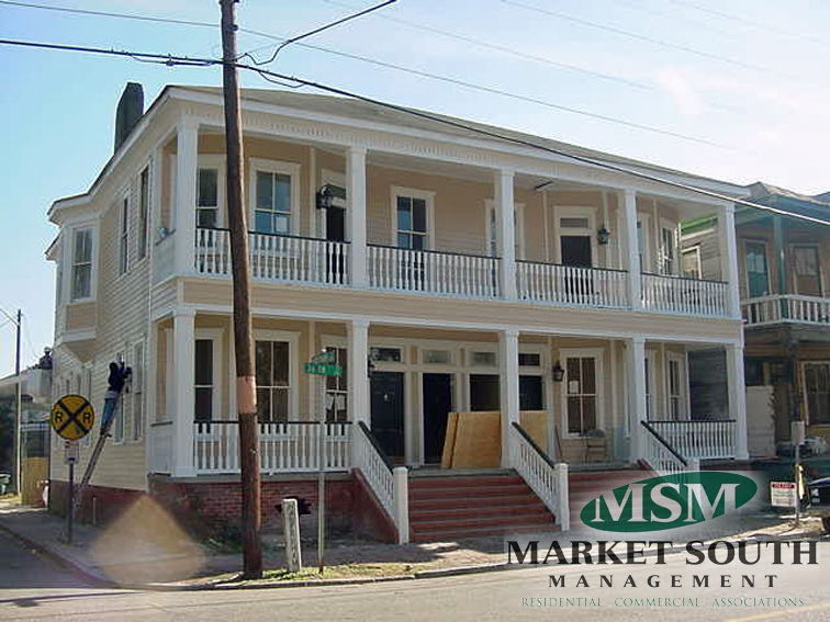 Savannah House: 2006 Habersham Street