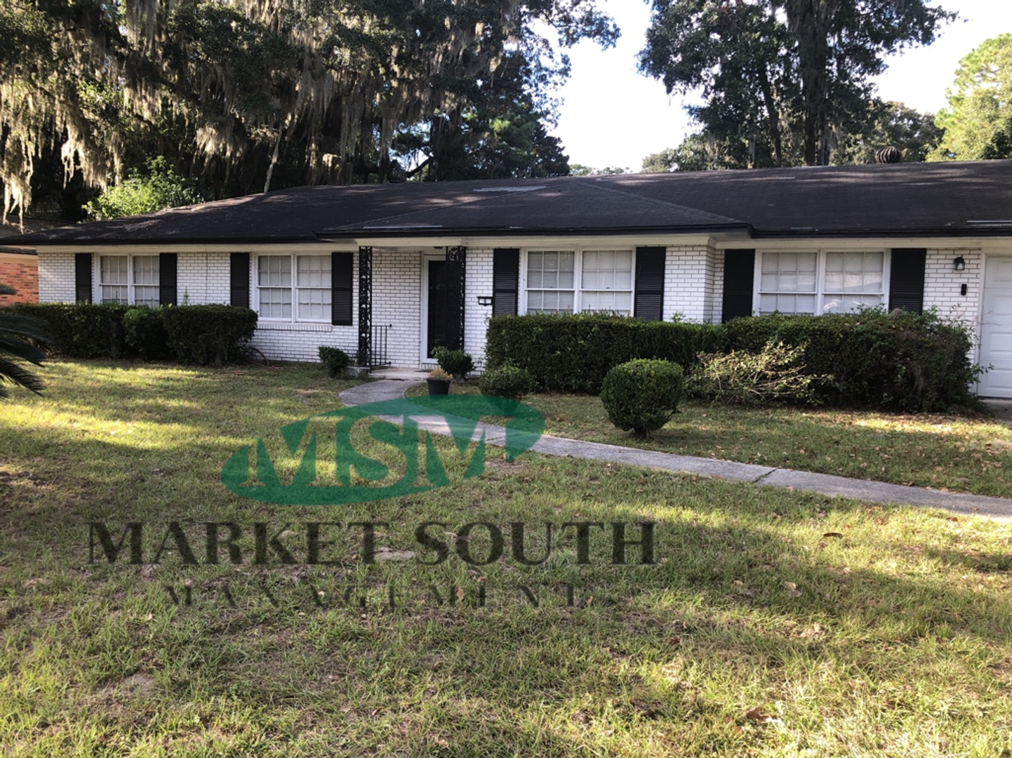 Savannah House: 6 S Stillwood Circle