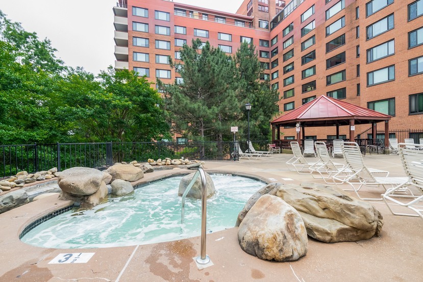 River Place East 1146 8 of 12