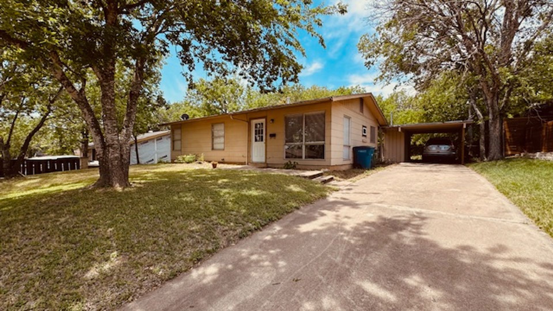 Austin House: 4614 Raintree Blvd