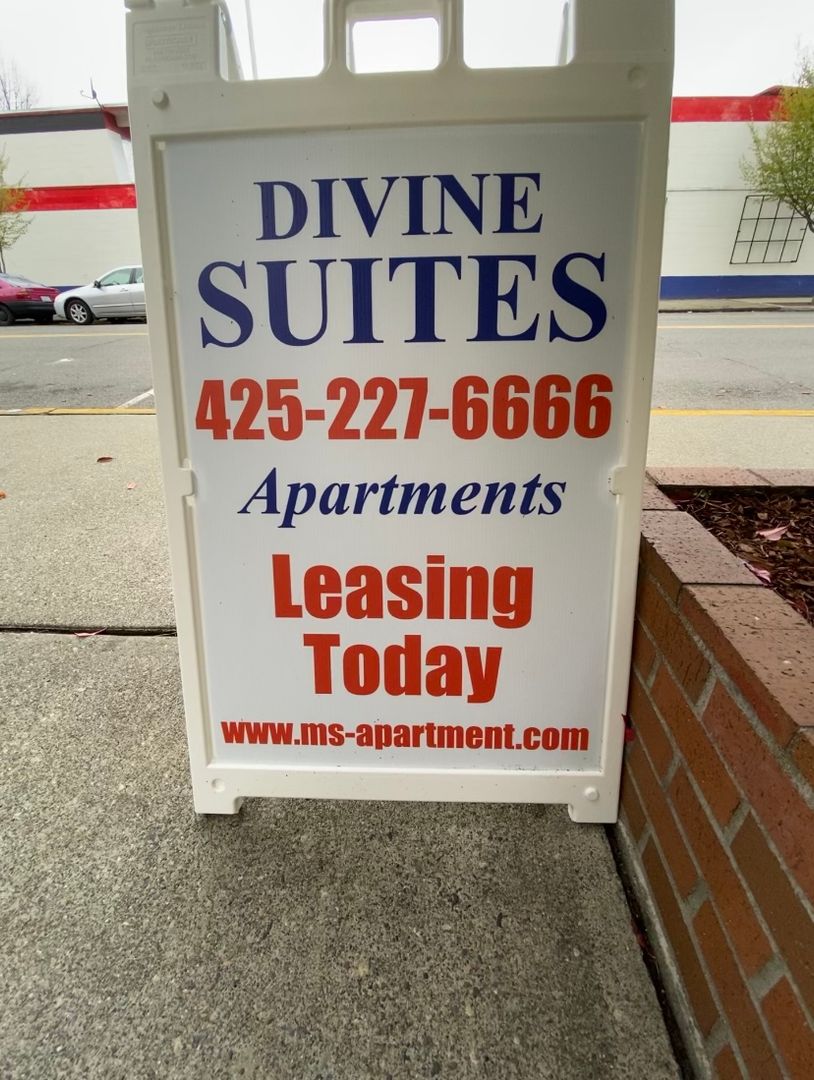 Renton Apartment: 334 Wells Ave South