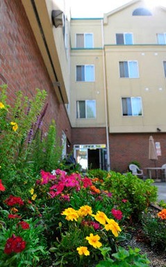 Renton Apartment: 334 Wells Ave South