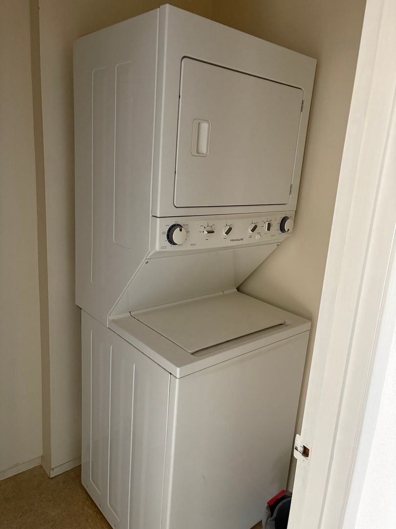 Normandy Park Apartment: 133 SW Normandy Road