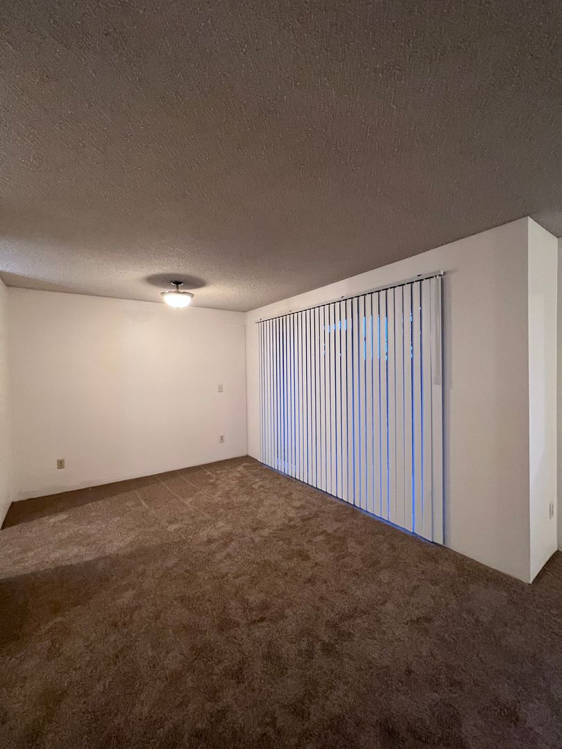Seattle Apartment: 10522 Lake City Way NE