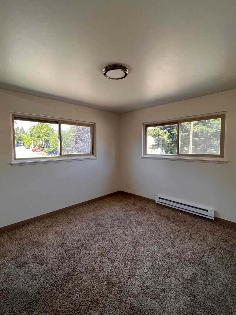 Seattle Apartment: 3043 NE 140th St