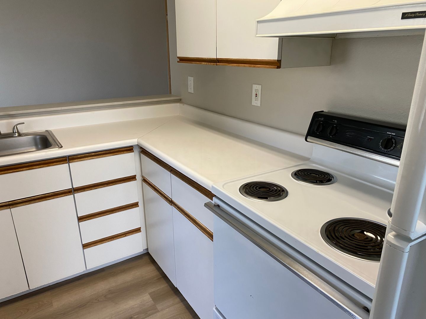 Renton Apartment: 334 Wells Ave South