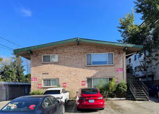 Tour our adorable ground level 1x1 in a vintage unit brick building, apply TODAY, get approved, and enjoy $500 off! – photo 1