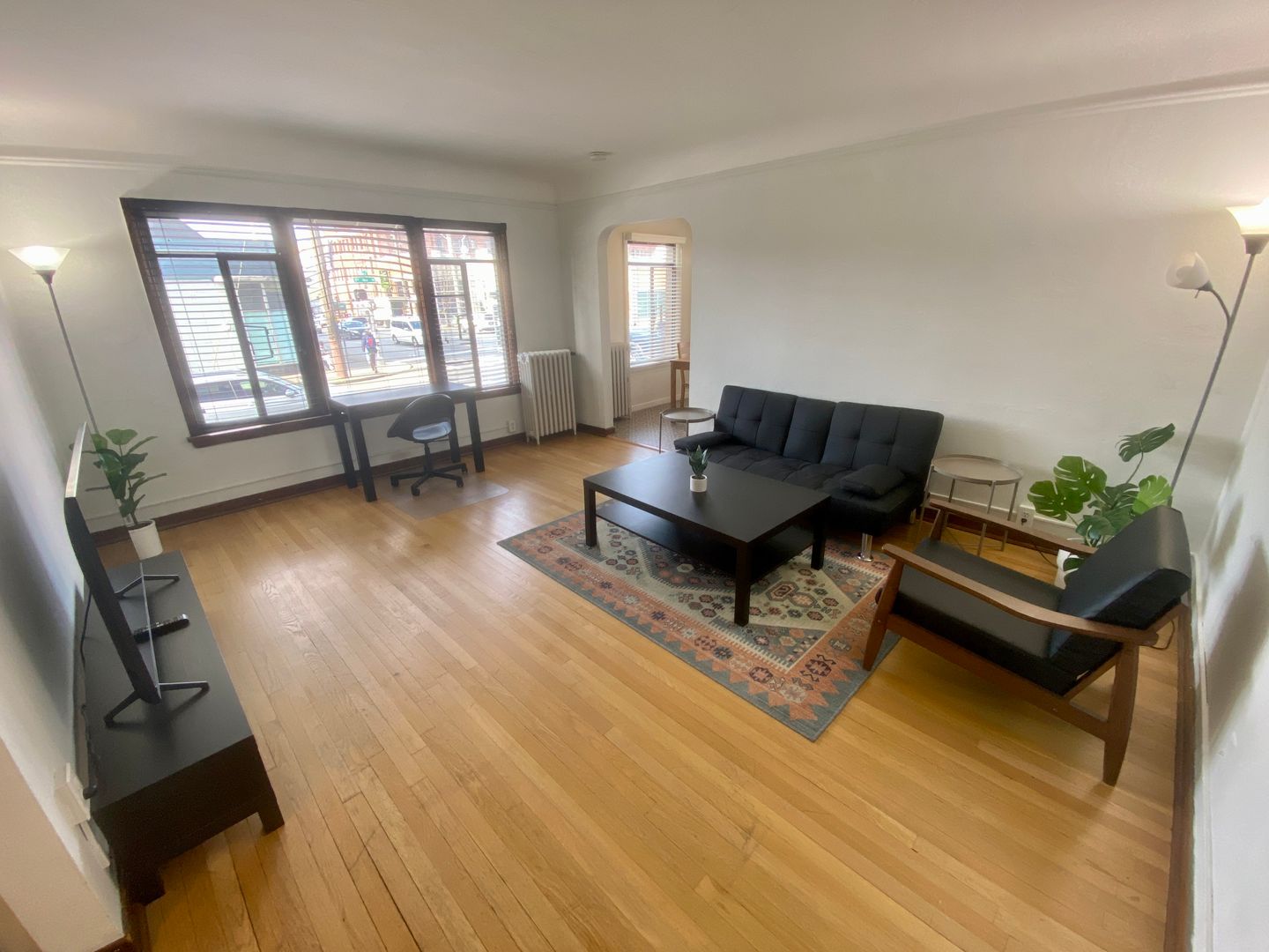 Seattle Apartment: 105 Mercer St