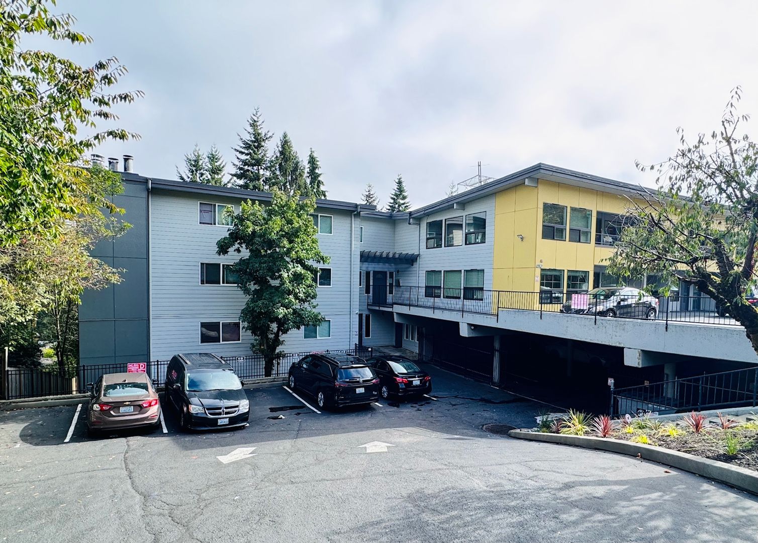 Seattle Apartment: 10522 Lake City Way NE