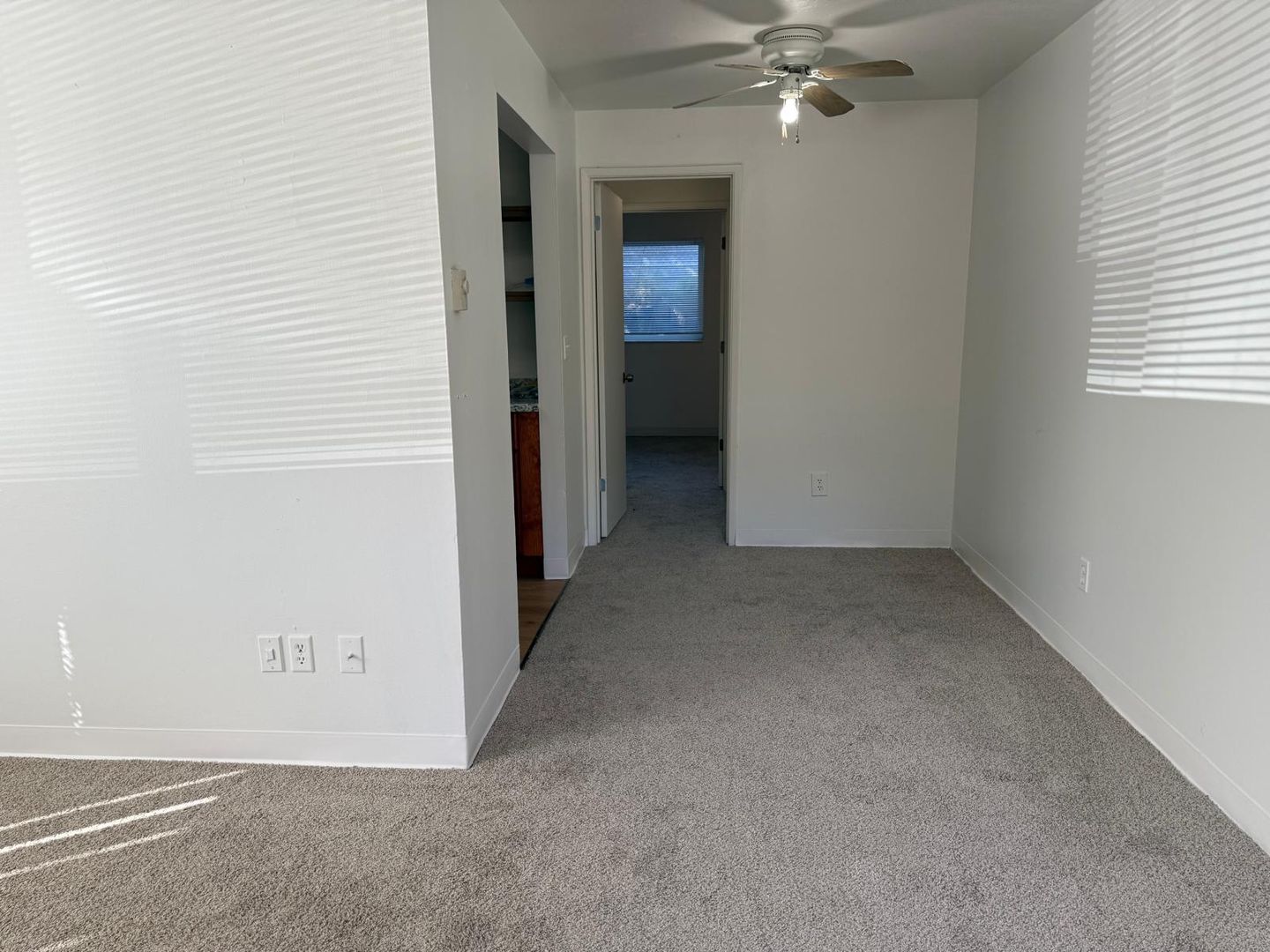 Seattle Apartment: 14338 32nd Ave NE