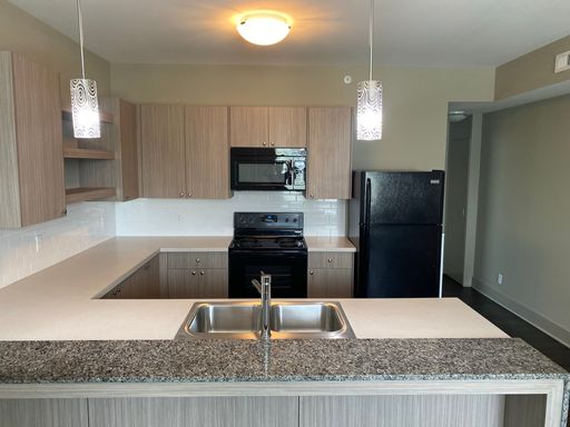 1 bedroom/ 1 bath, ground-level unit with a charming private patio! – photo 1