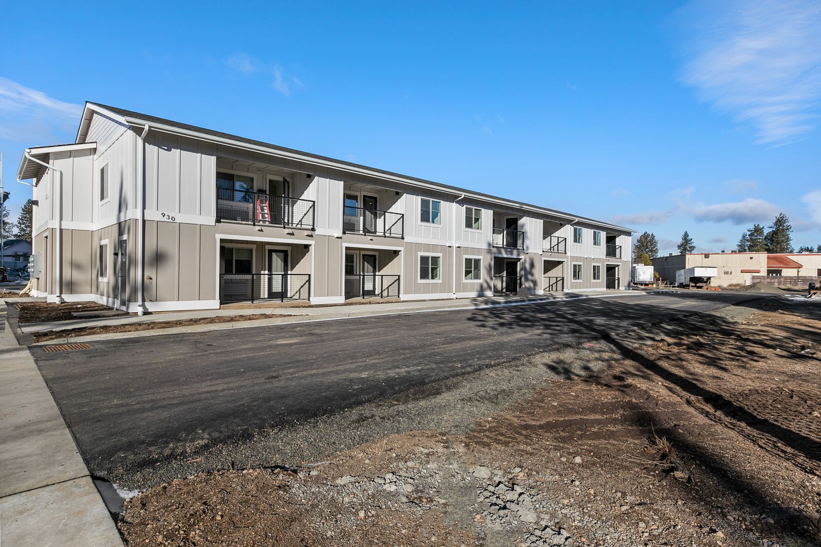 Sisters Apartment: 920 W. Felicity Ln