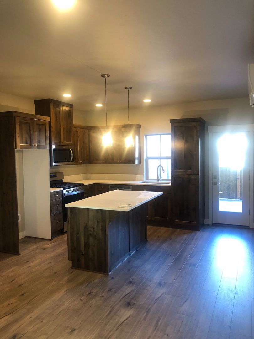 Bend Townhome: 20136 Reed Lane