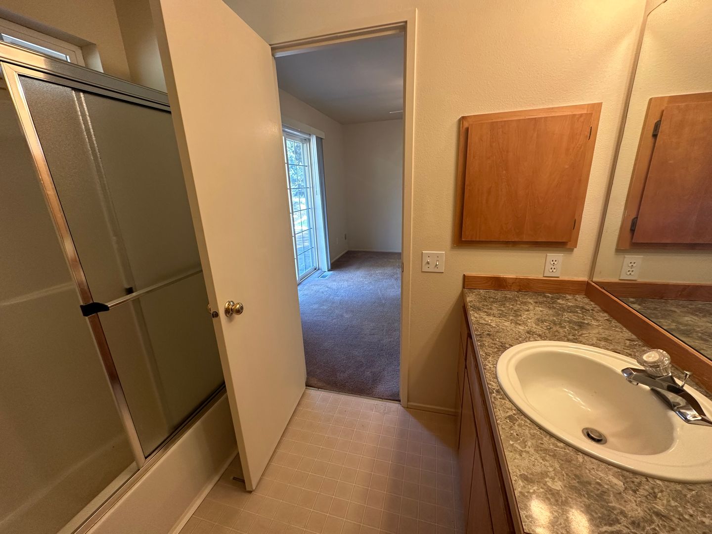 Bend Multiplex: 2025 NE Rachel Ct