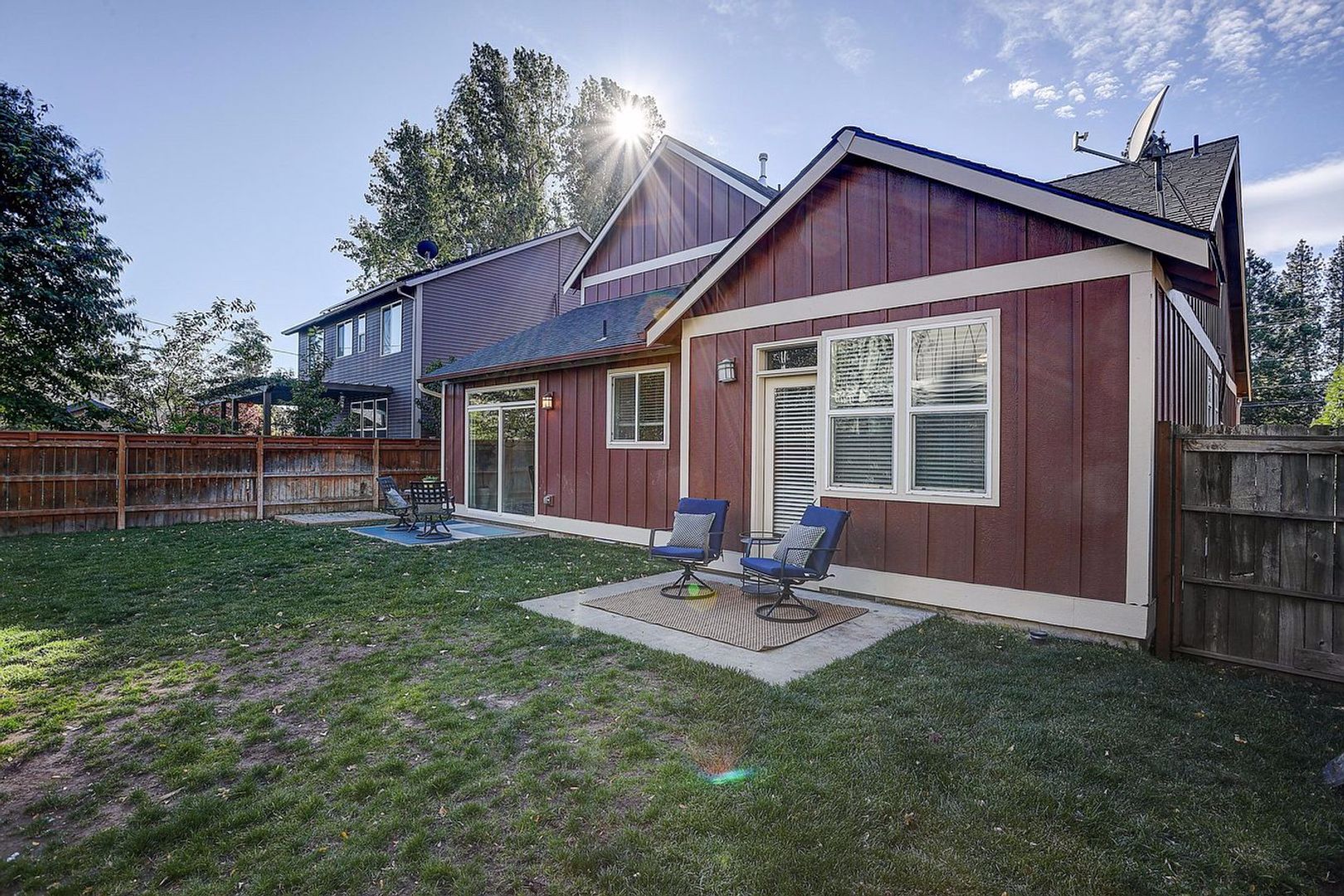 Bend House: 61472 Brosterhous Rd