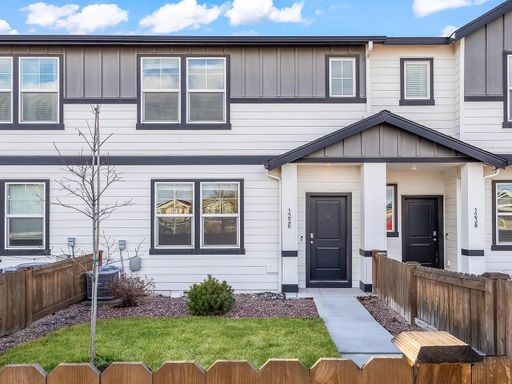 2 Story Townhouse with Central AC – photo 1