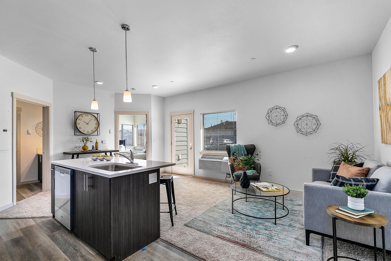 Redmond Apartment: 630 NW Kingwood Ave