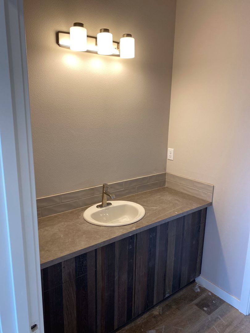 Redmond Apartment: 1140 SW 27th  - Unit 203