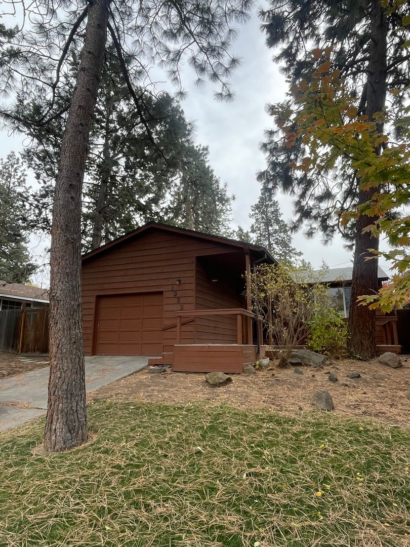 Bend House: 1333 NW Elgin Ave