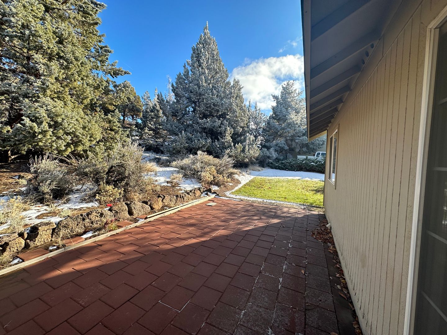 Bend Multiplex: 2025 NE Rachel Ct