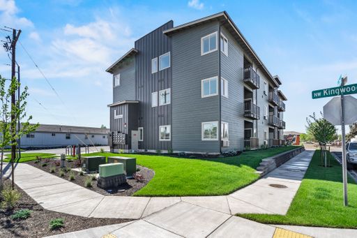 Kingwood Loft Apartments 1 BEDROOM
