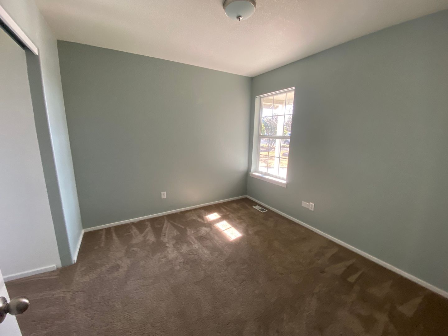 Redmond House: 1561 NW Spruce Ave