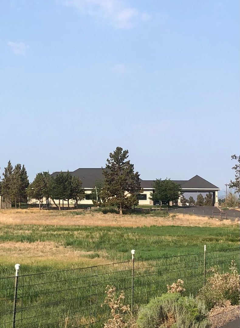 Redmond House: 3315 NW Canal Blvd