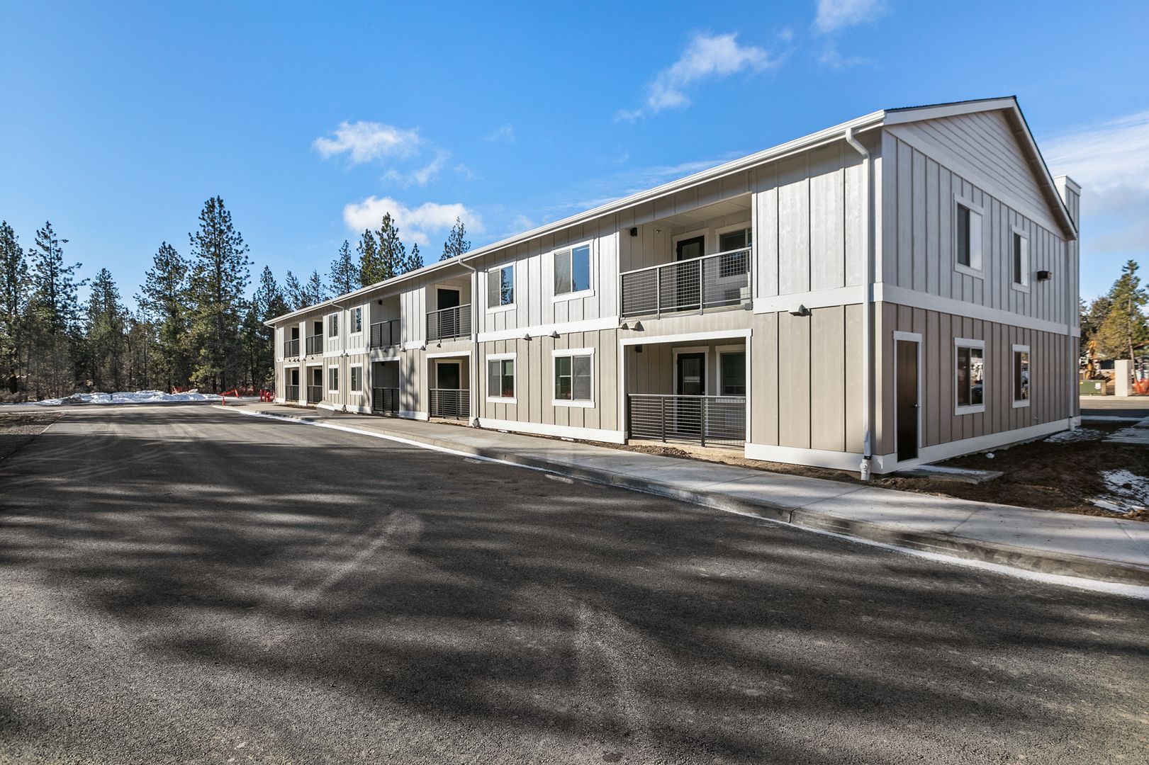 Sisters Apartment: 920 W. Felicity Ln