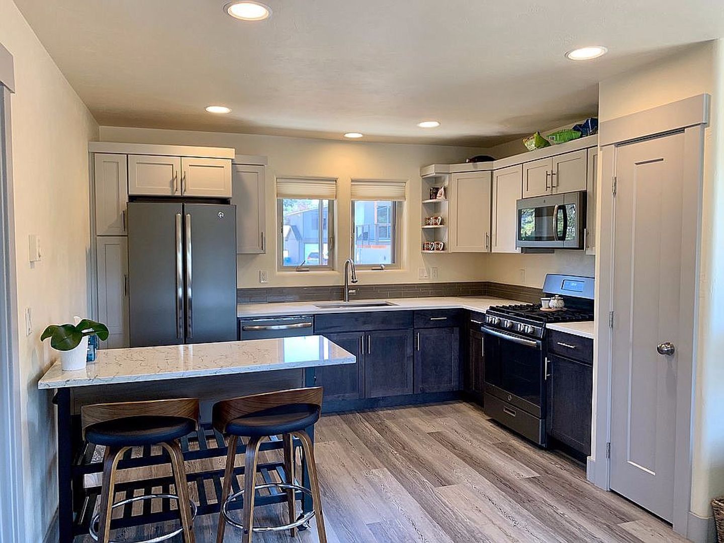 Bend Apartment: 5 SW Taft Ave