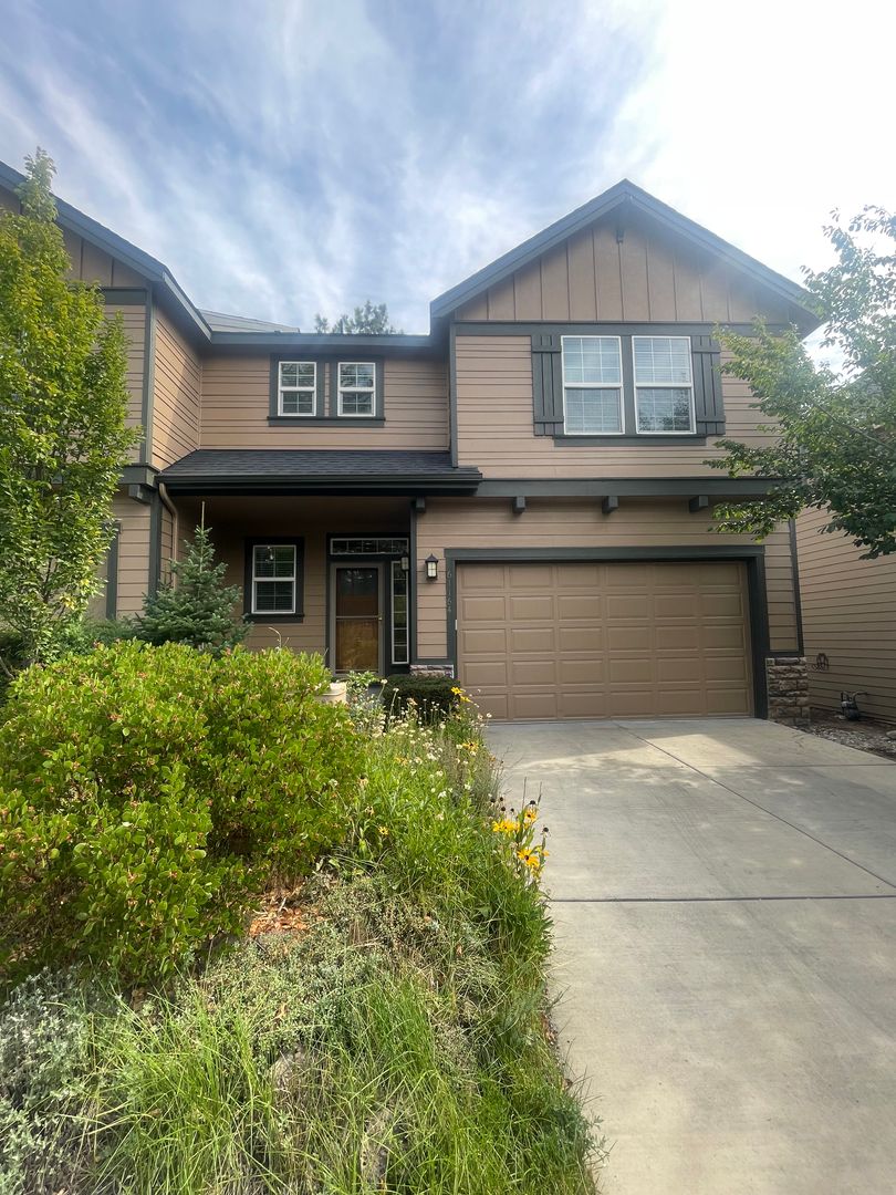 Bend Townhome: 61164 Foxglove Loop