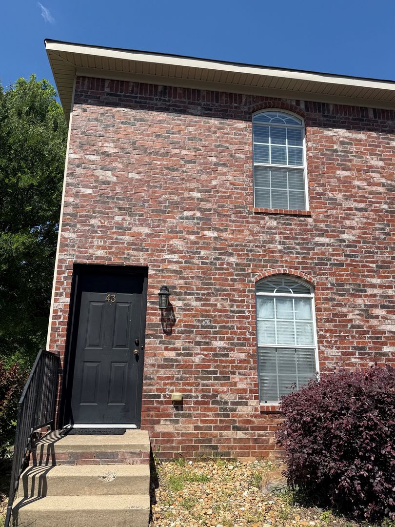 Little Rock Apartment: LRPV, LLC