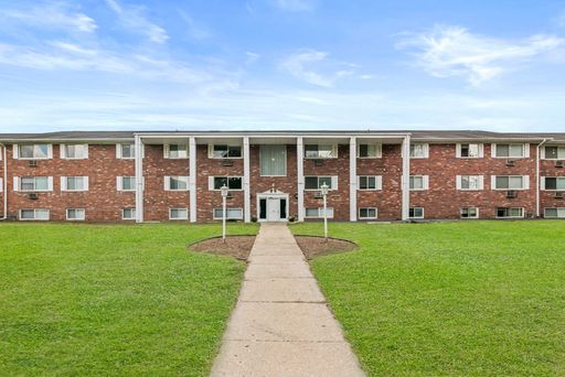 Carriage Park Apartments | Two Bed (Heat Included) | One Bath