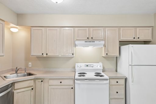 White Pines Apartments | One Bed | One Bath