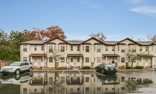 Forest View Apartments | Two Bed | One Bath – photo 1