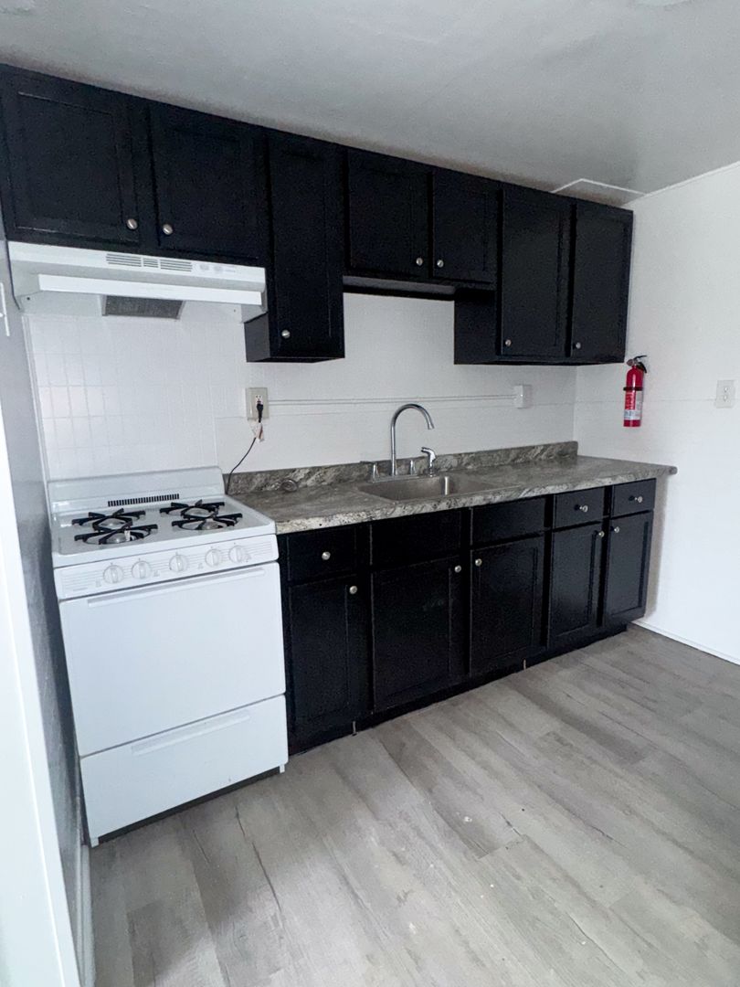 Wayne Apartment: 35641 Brush Street