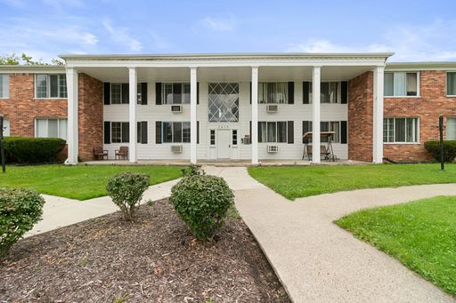 Potomac Village | Two Bed | Two Bath | $500 Off Move-In Costs! – photo 1
