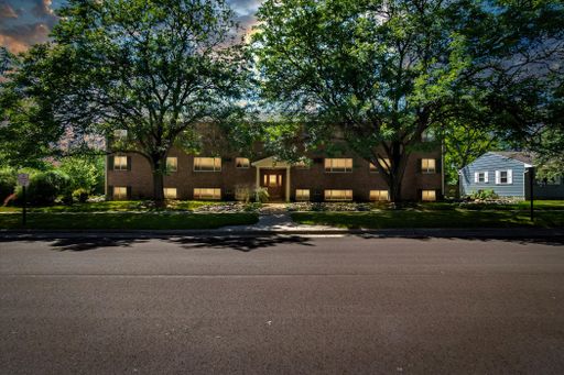 Grandview Manor Apartments | Two Bed | One Bath | Half Off First Month's Rent!