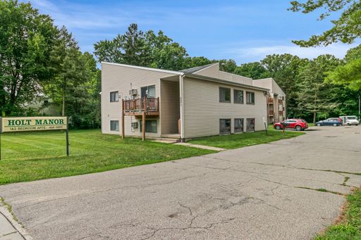 Holt Manor | One Bed | One Bath