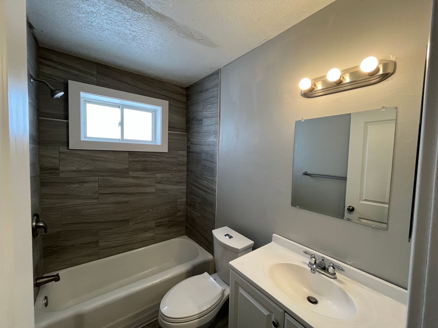 321 N Butler Blvd, Lansing, MI 48915