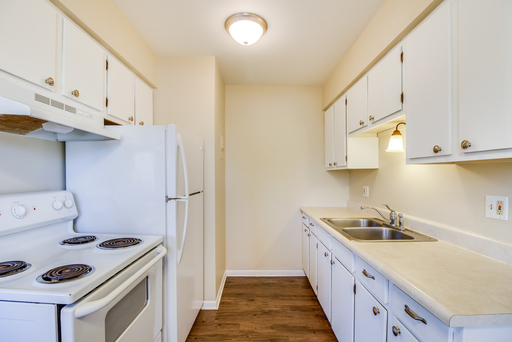 Shiawassee Apartments | Studio | One Bath – photo 1