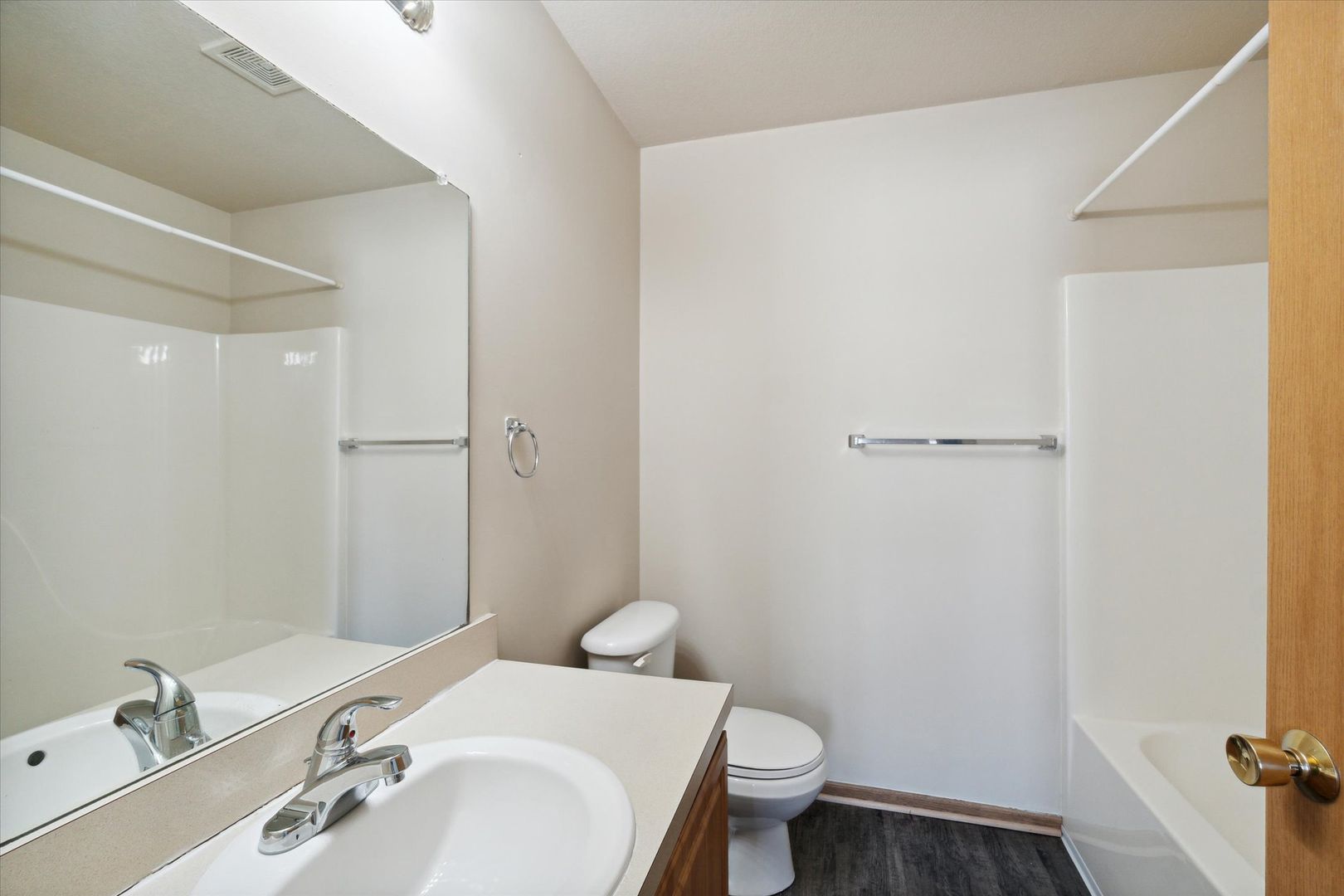 2800 Brookwood N., Saginaw, MI 48601