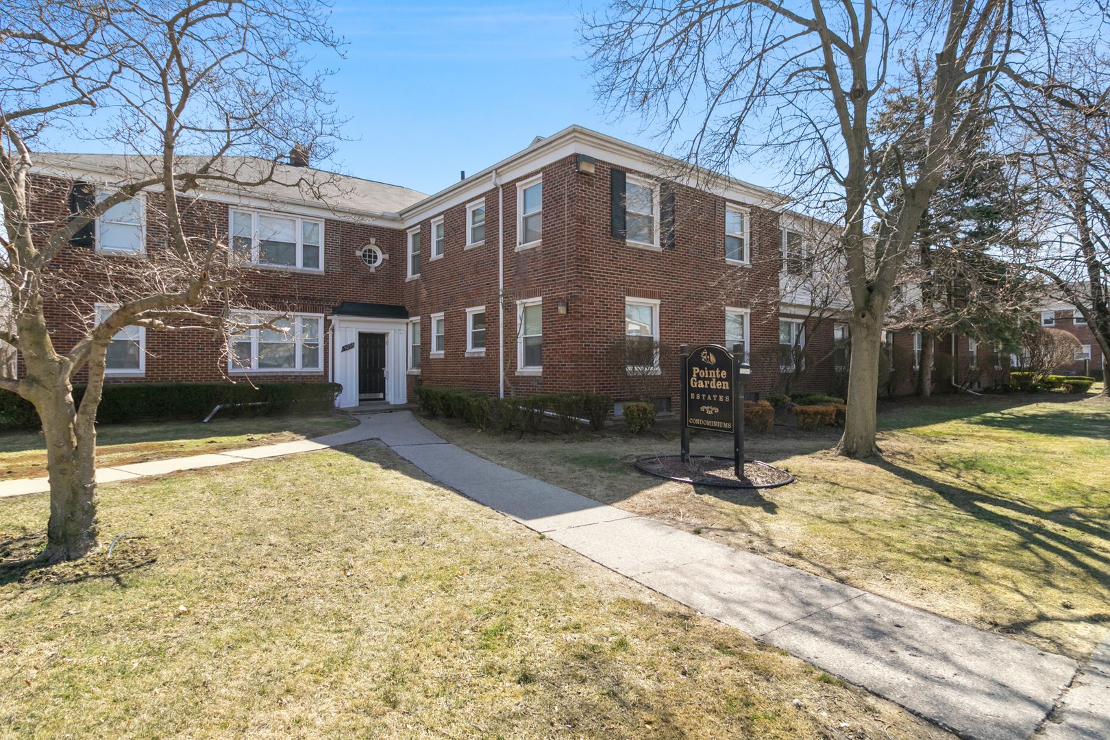 Harper Woods Apartment: 19274 Rockcastle St and 19203 Edgefield
