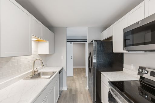 Altitude West | One Bed | One Bath | Third and Sixth Month's Rent FREE! – photo 1