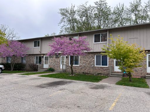Gratiot Center Townhome - Two Bed | One Bath